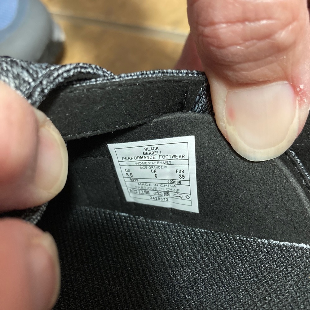Merrell flat size 8.5 - Picture 3 of 4
